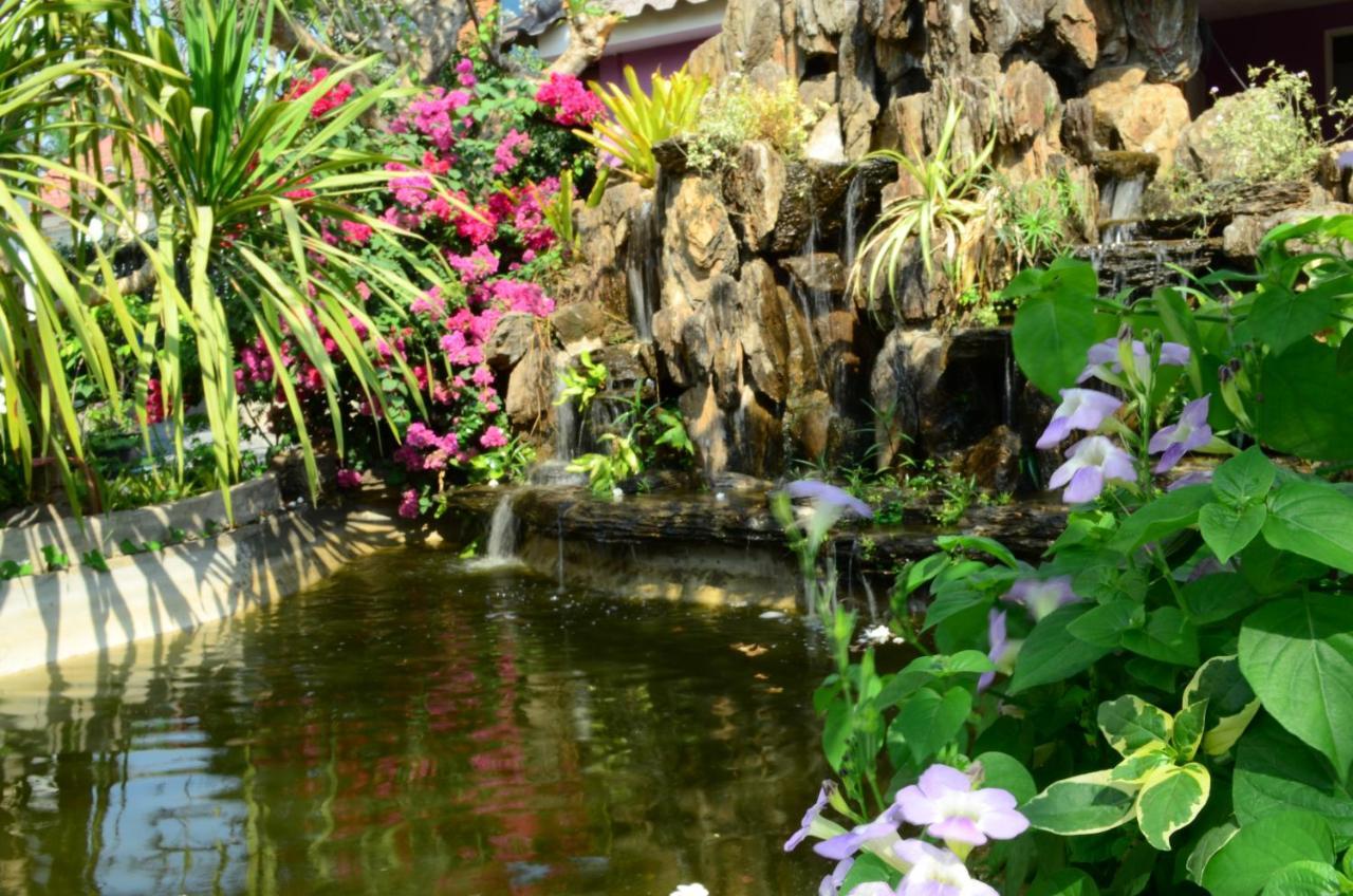 Rungnatee Place & Boutique Hotel Buriram Ngoại thất bức ảnh